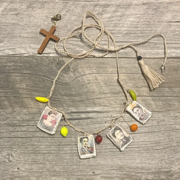 Hand Crafted Multicolor Frida Kahlo Necklace - Picture 3 of 7